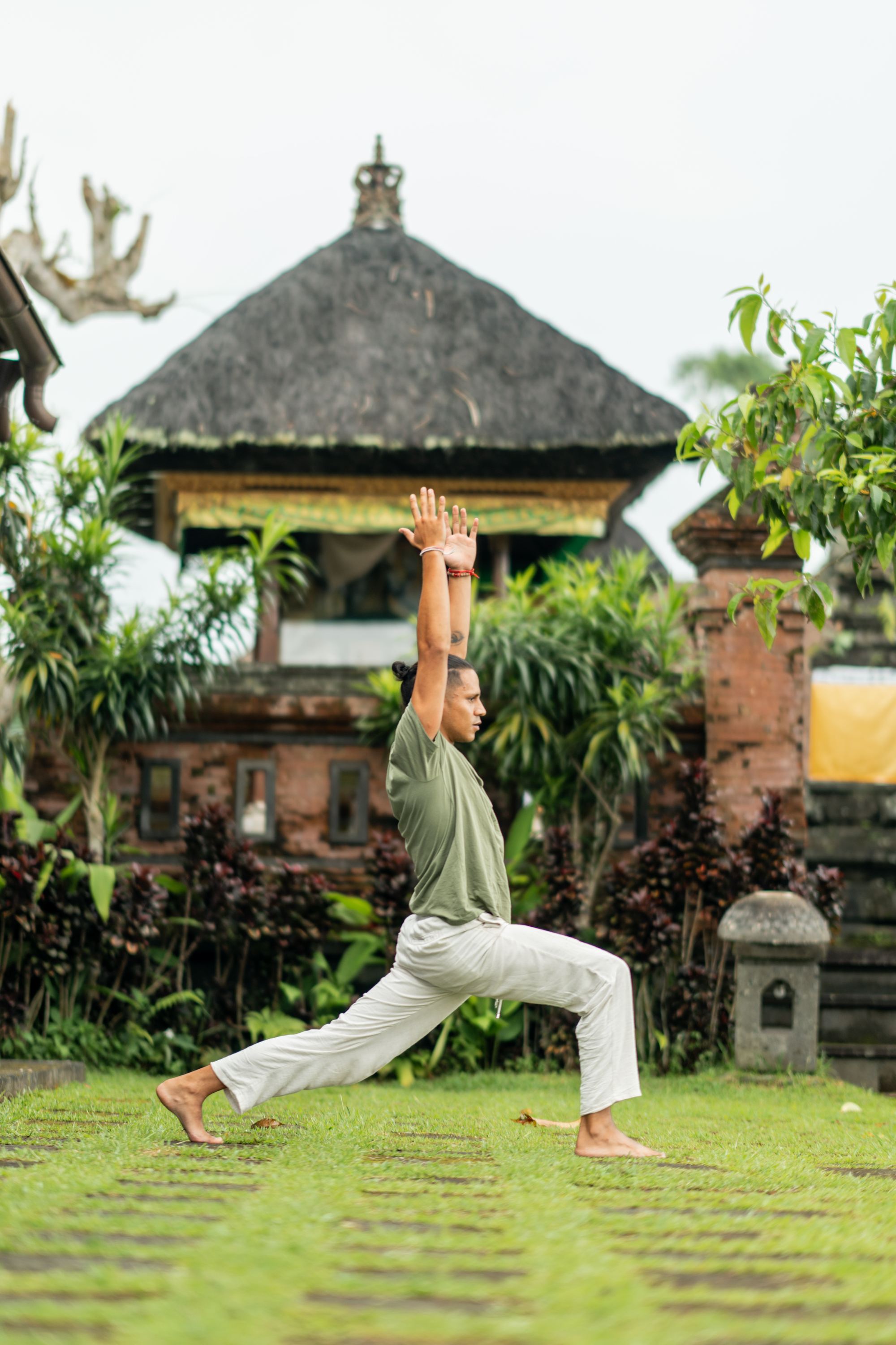 Antonio Barahona — Yoga en Bali